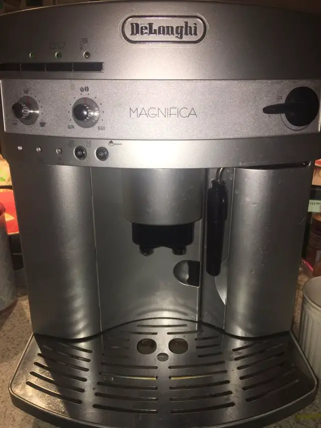 close up photo of DeLonghi Magnifica